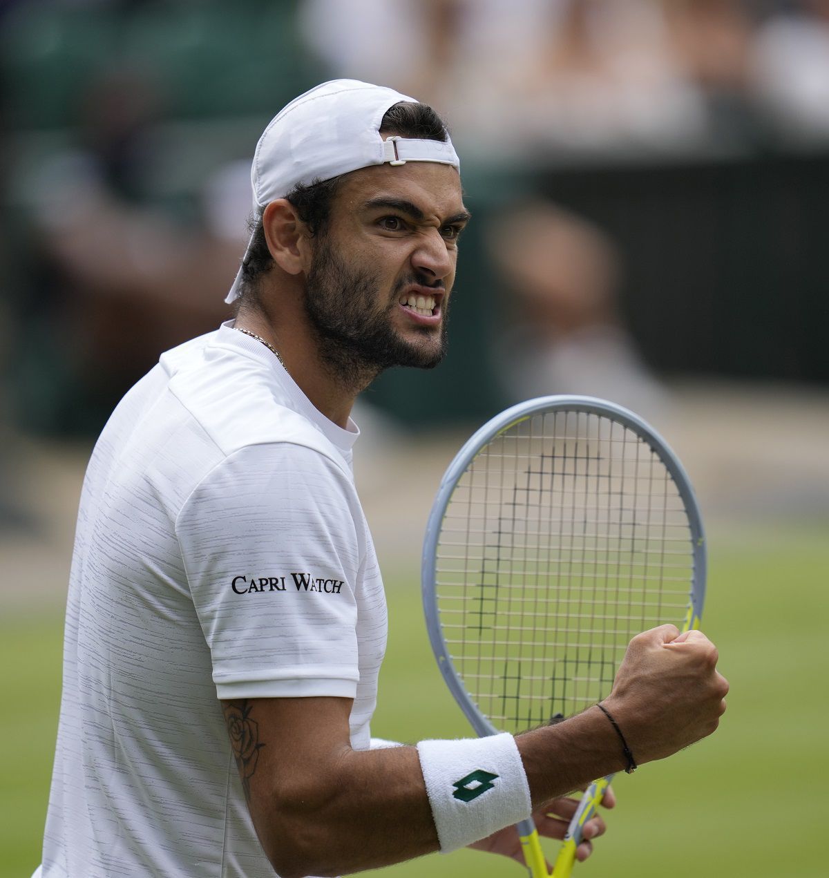 Taliansky tenista Matteo Berrettini oslavuje po...