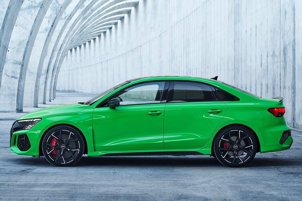 Ingolstadská raketa obúva 19-palcové disky...