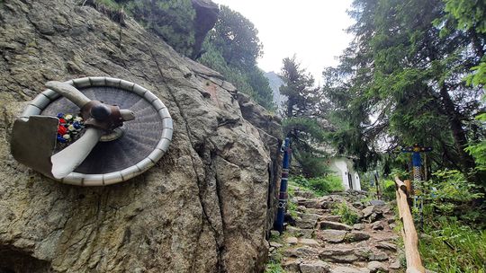 Symbolický cintorín.