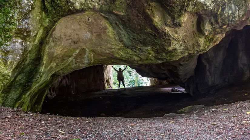 Čertova pec, jaskyňa