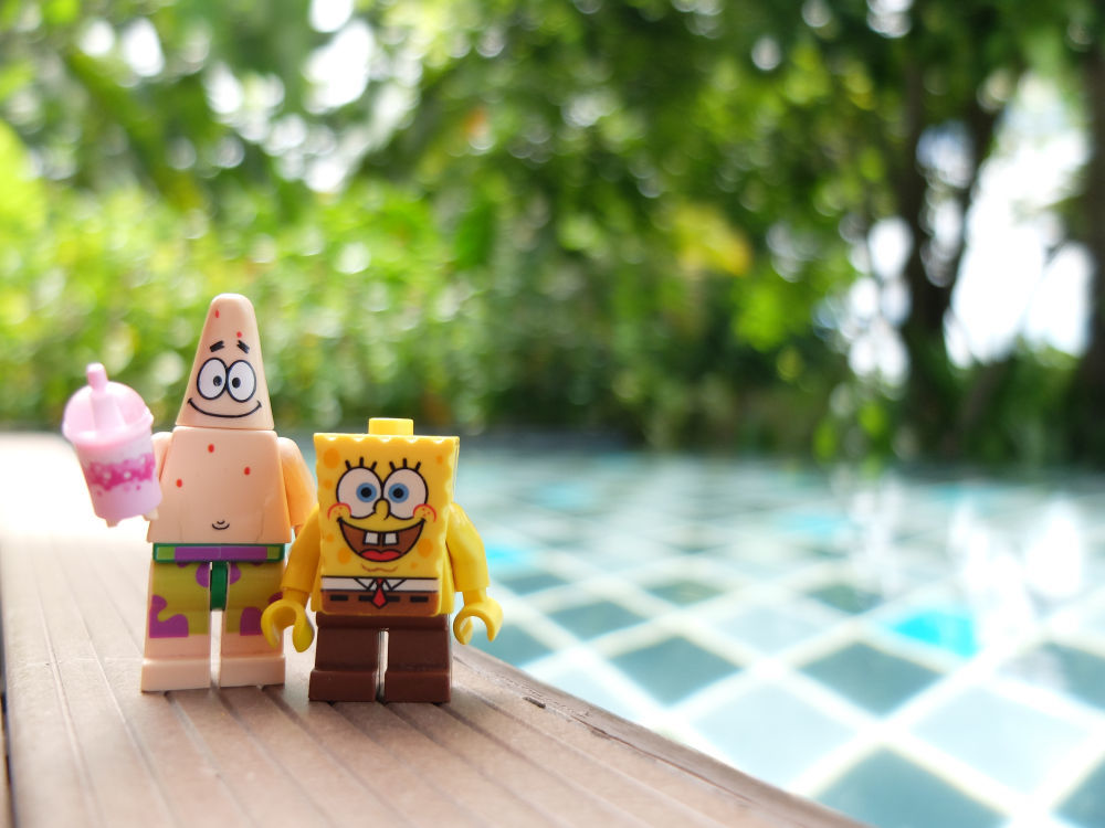 Animovaný Spongebob a jeho parťák Patrik.