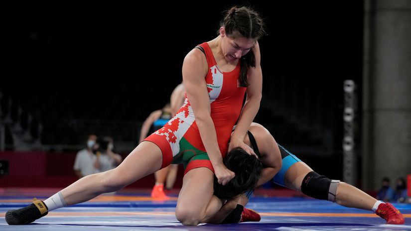 Bulharka Mimi Nikolová Hristová (vľavo) proti...