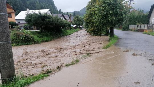Vo Valaskej Belej vyhlásili pre povodne mimoriadnu situáciu