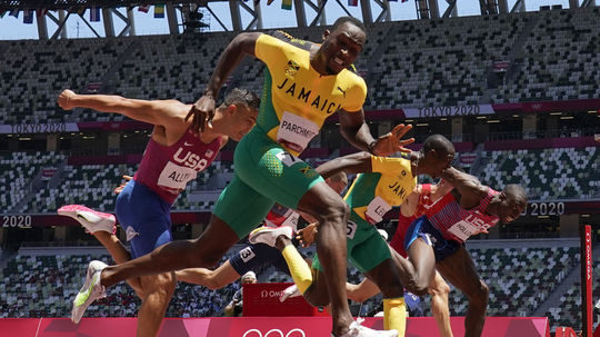 Jamajčan Hansle Parchment v cieli vo finálovom...