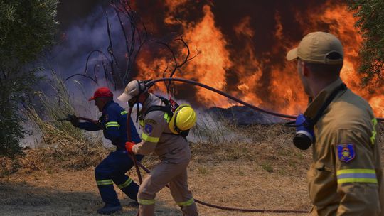 Prírodné požiare si vyžiadali obete v Taliansku i Grécku