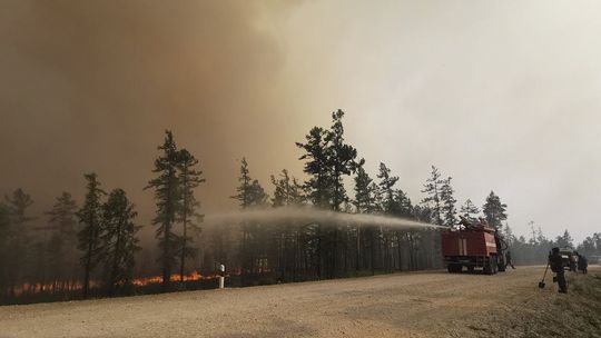 Sezóna požiarov na Sibíri sa začala. Z Omska hlásia stav núdze