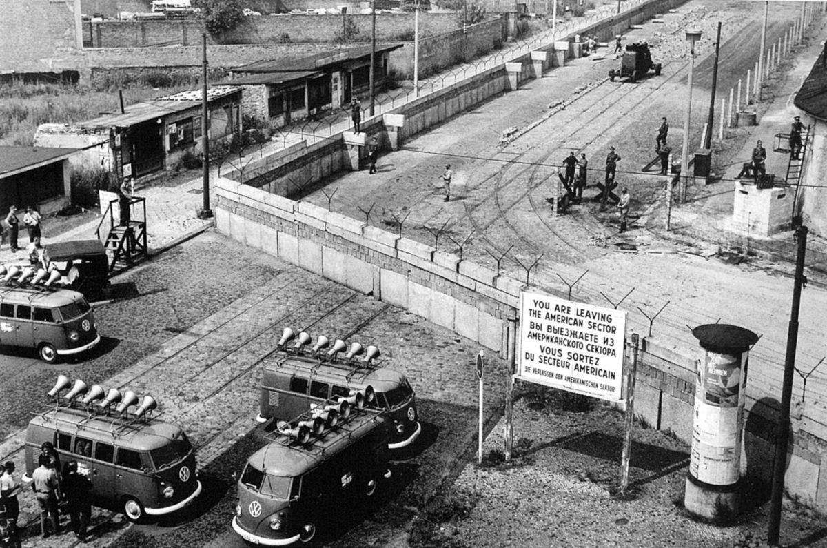 Гдр 1961. Берлинская стена 1961-1989. Берлинская стена 1961. Берлинская стена ГДР. Западный Берлин 1962.