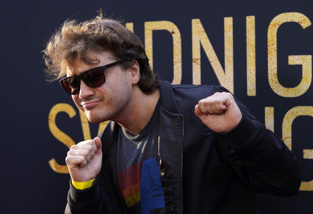 Herec Emile Hirsch na archívnom zábere z júla...