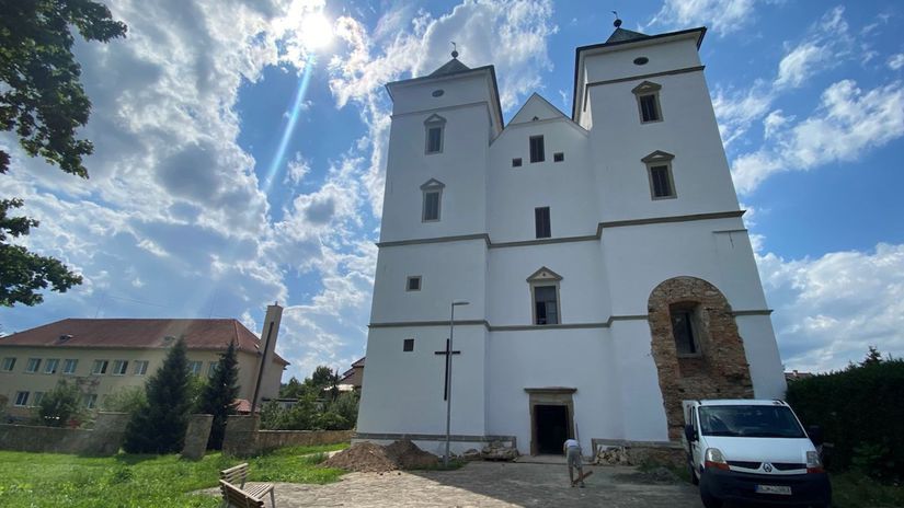 SR Zborov kostol rekonštrukcia svätá Žofia POX
