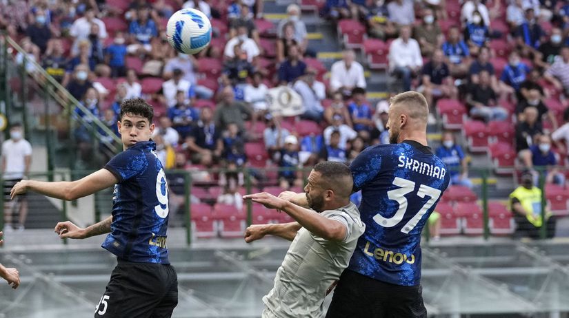 Gólová hlavička Milana Škriniara do siete Janova.