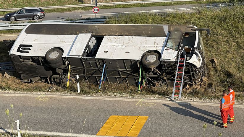 nehoda autobus diaľnica nemecko