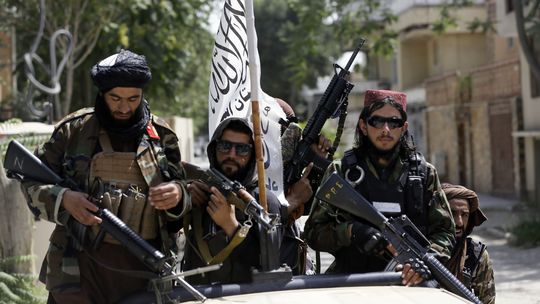 Taliban zlikvidoval strojcu atentátu na kábulské letisko, potvrdil Biely dom