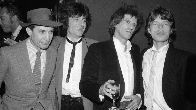 Charlie Watts, prvý zľava na snímke s ostatnými...