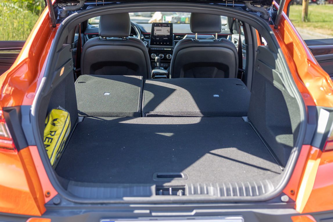 Kufor má veľmi slušných 513 litrov, to je až o...