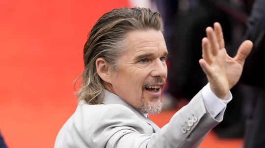 Herec Ethan Hawke si užíval v Karlových Varoch...