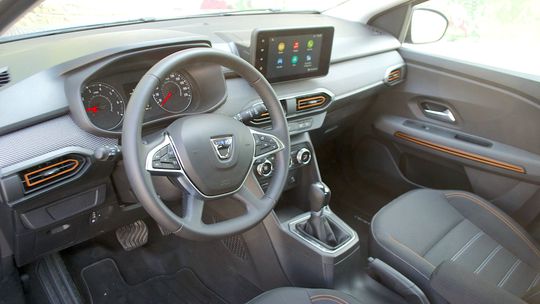 Dacia Sandero Stepway 1.0 TCe CVT (2021)