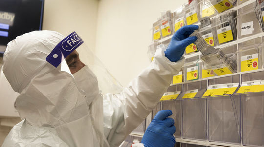 ONLINE: Variant vírusu mí z Kolumbie môže obchádzať očkovanie