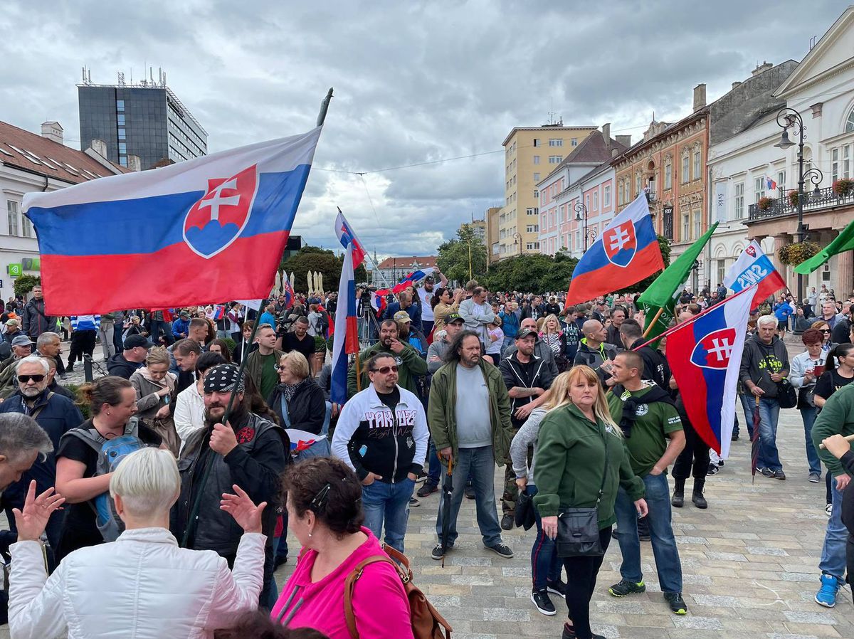 Účastníci protivládneho protestu v Košiciach...