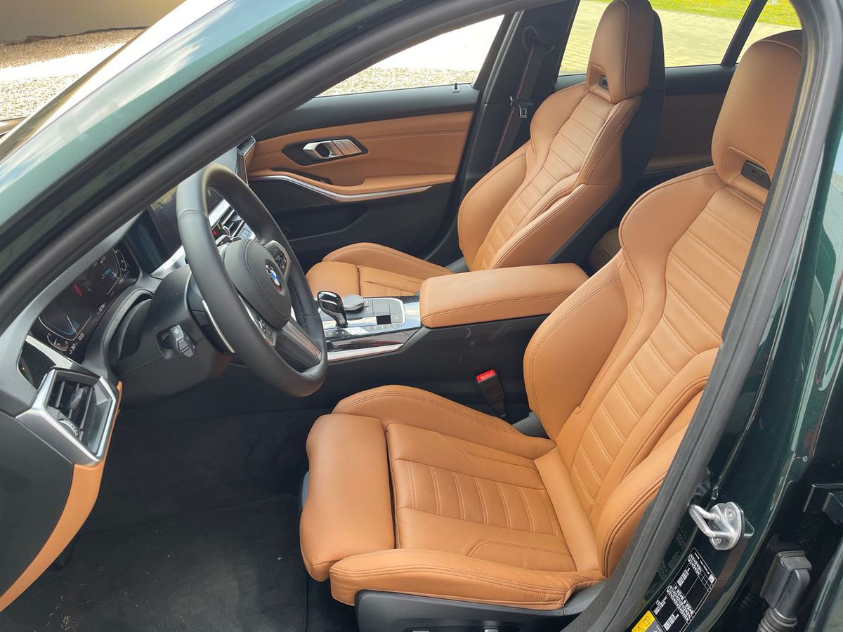 Športové sedalá, potiahnuté kožou vo farbe...