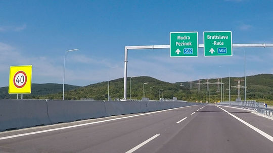 New section of the D4 motorway between Rača and Ivanka.