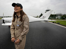 Zara Rutherford, Belgicko, cesta okolo sveta, pilotka, svetový rekord