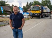 dom snov, vilo rozboril,