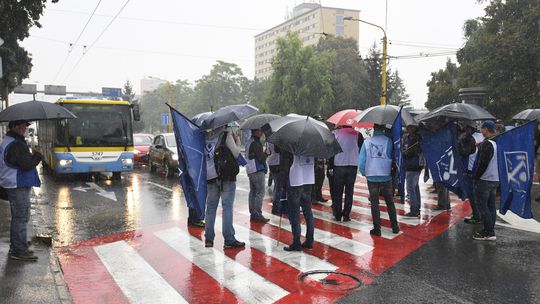 Odborári zablokovali Košice: Životná úroveň Slovákov sa zhoršuje