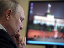 V kuloároch Kremľa sa údajne diskutuje o Putinovom odchode