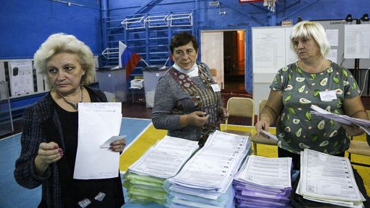 Rusko oznámilo konečné výsledky volieb, Jednotné Rusko získalo 324 kresiel