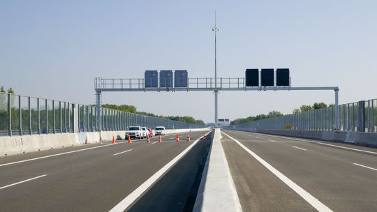 Prvá motoristi si môžu Lužný most prejsť už v...