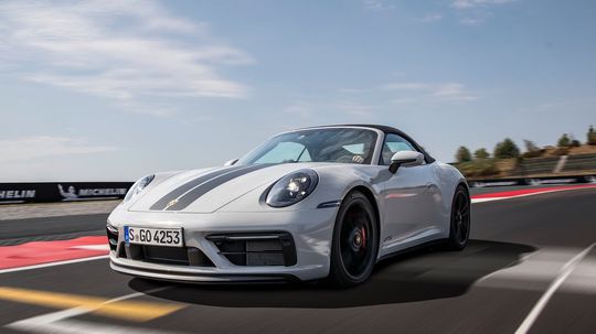 Porsche 911 Carrera 4 GTS Cabriolet 2022