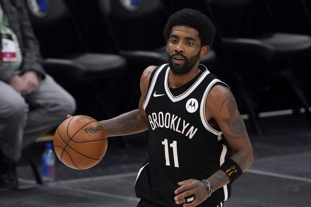 Kyrie Irving v drese Brooklynu.