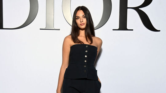 Modelka Deva Cassel prišla tiež na prehliadku...