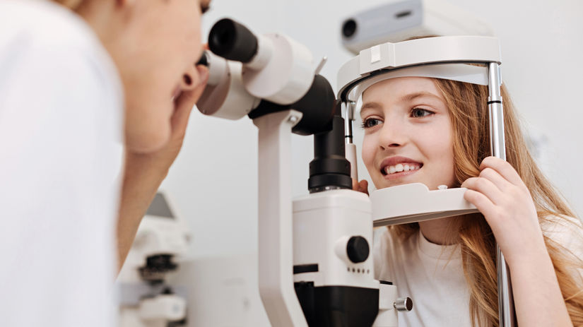 oftalmológ, doktorka, pacientka, zrak, vyšetrenie