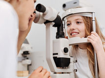 oftalmológ, doktorka, pacientka, zrak, vyšetrenie