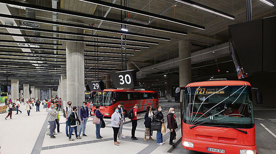 Z bratislavskej stanice Nivy chcú presmerovať niektoré prímestské autobusy