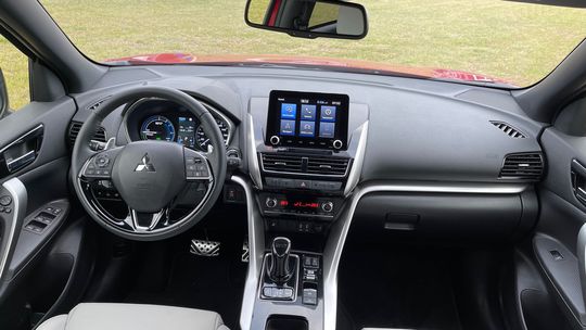 Mitsubishi Eclipse Cross PHEV (2021)