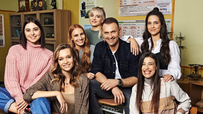 Záber zo seriálu Pán profesor.