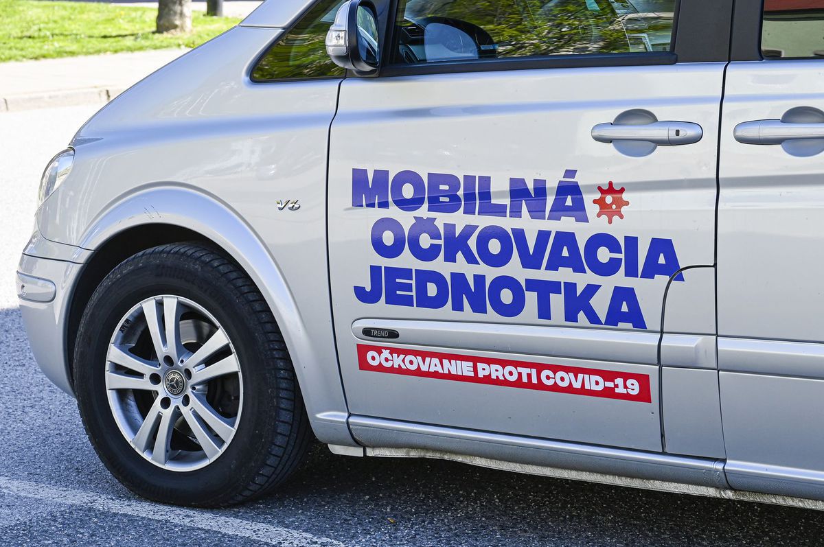 Vozidlo mobilnej očkovacej jednotky Košického...