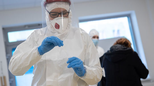 Na Slovensku pribudlo 3031 prípadov nákazy koronavírusom a 37 obetí