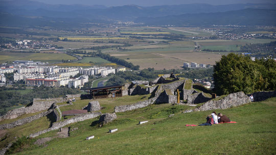 Na Pustom hrade archeológovia každoročne...