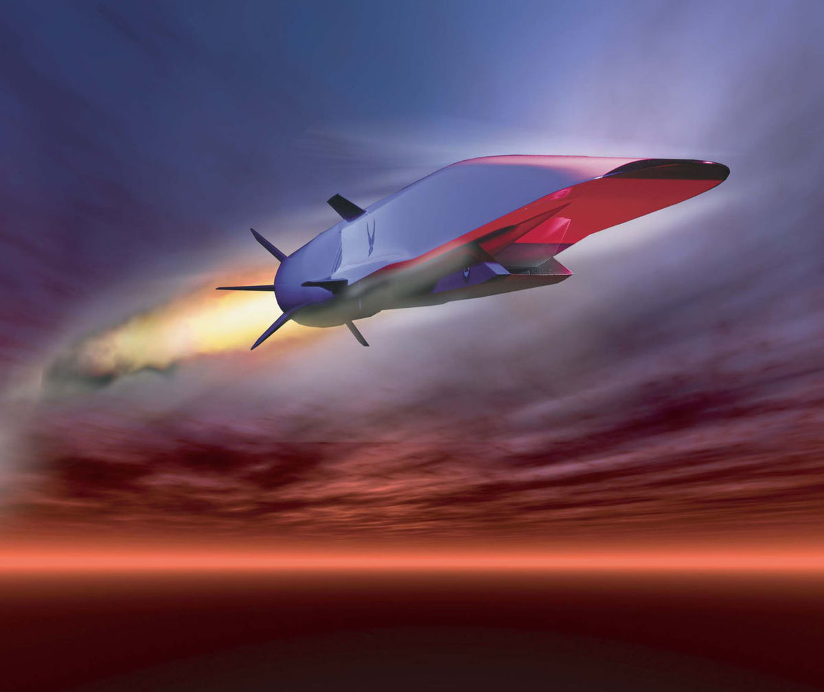 X-51A Waverider je nepilotovaný experimentálny...