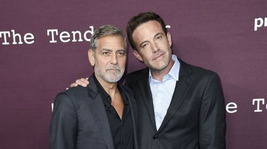 George Clooney a  Ben Affleck na premiére filmu...