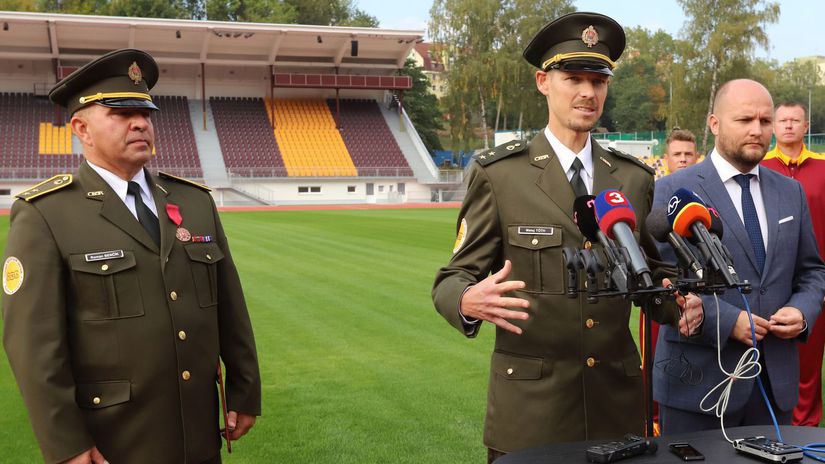 Matej Tóth (pri mikrofóne) sa od 1. novembra...