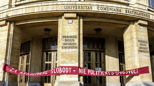 Univerzita Komenského vyjadrila vážne obavy o budúcnosť slovenského vysokého školstva
