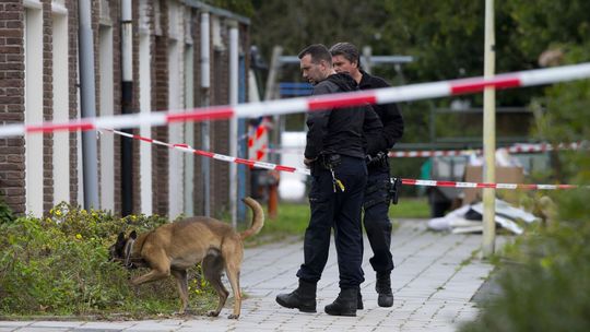 Mužov, ktorí zavraždili holandského právnika, odsúdili na 30 rokov väzenia