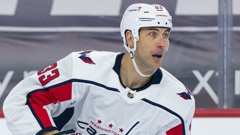 10. Zdeno Chára: 666 bodov (207 gólov, 459...