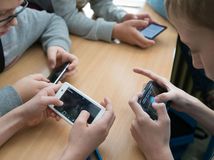 mobil hranie na mobile deti piataci zakladna skola