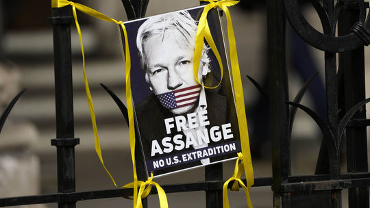 Assangeov duševný stav sa nezlepšil, po vydaní do USA môže spáchať samovraždu