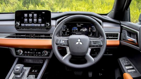 Mitsubishi Outlander PHEV - 2022